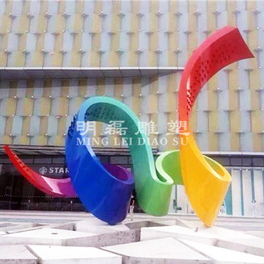 地产雕塑《七彩》