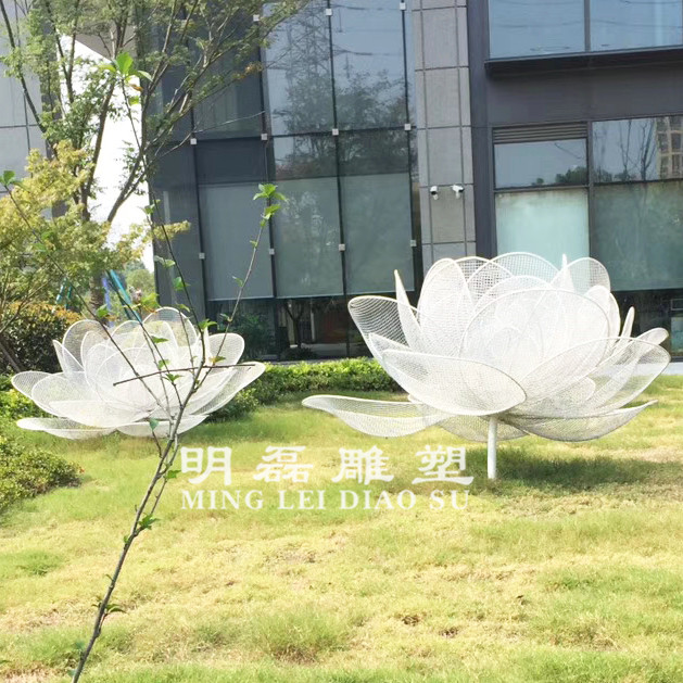 地产雕塑《花开》